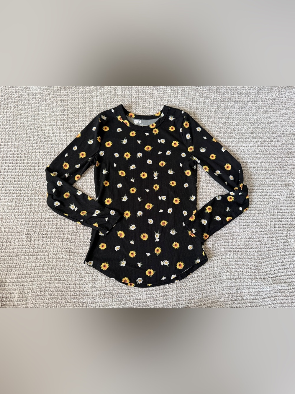 No Boundaries Black Long-Sleeve Daisy Sunflower Print Top